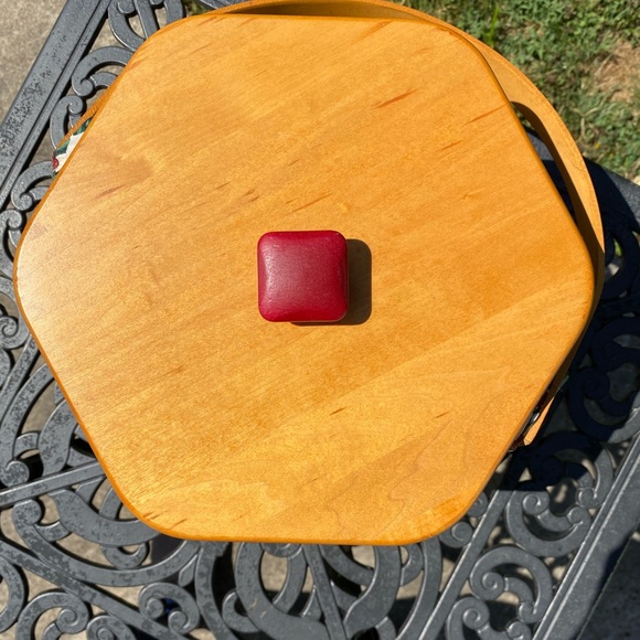 1997 Longaberger Snowflake Edition Basket - Picture 8 of 8